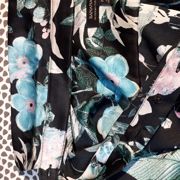 Banana Republic Dillon Stretch Satin Botanical Print Blouse - Picture 11 of 12